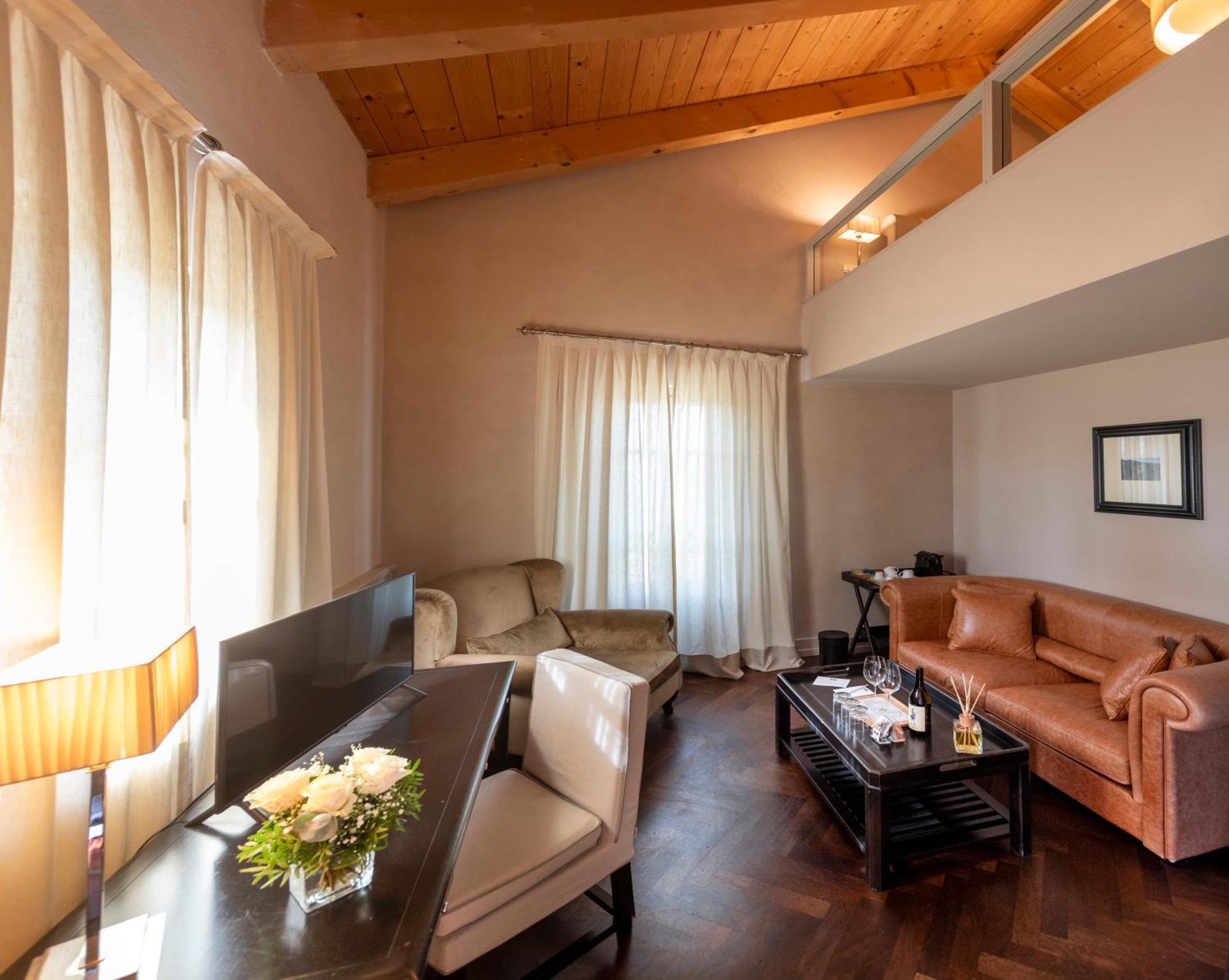 Villa Pattono Relais คอสติจลิโอเล ดิอาสติ ภายนอก รูปภาพ